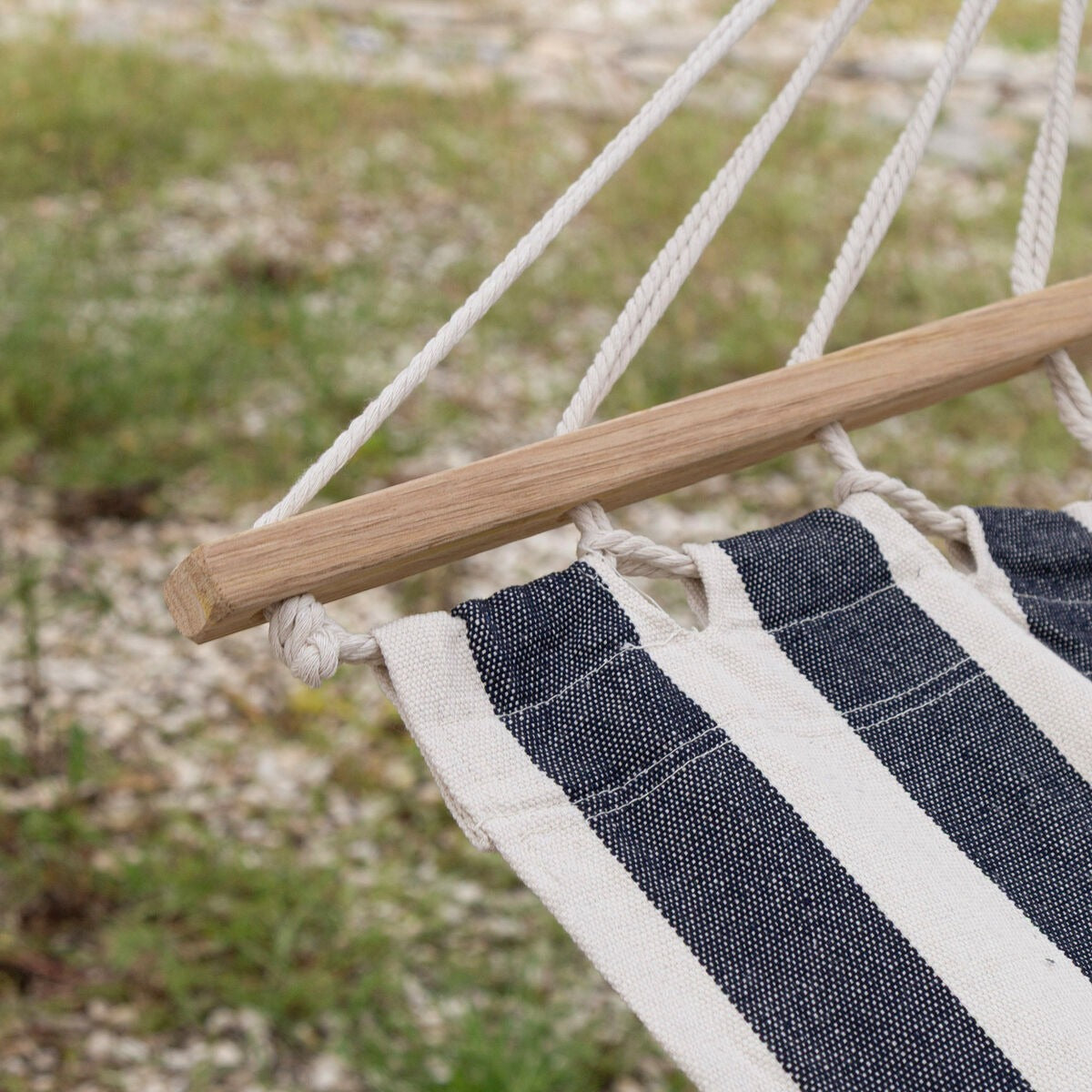 Outdoor Hanging Hammock Chair – Comfortable Garden & Patio Swing