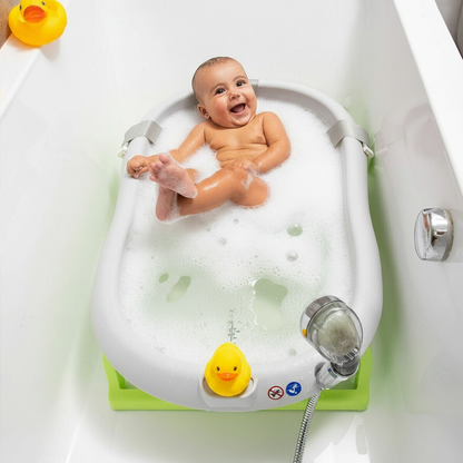 Happy baby bath lifestyle