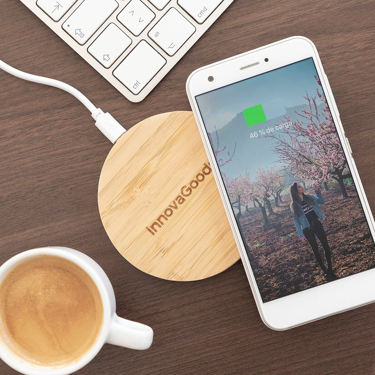 Natural Bamboo Wireless Charging Pad for Qi-Enabled Smartphones