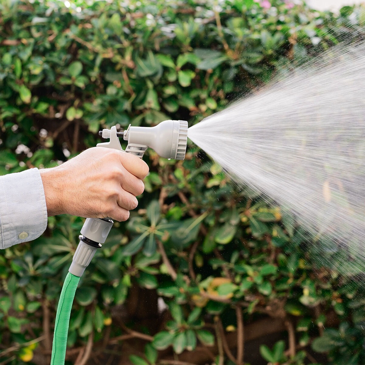 Ausziehbarer Gartenschlauch 30m – Flexibler Wasserschlauch mit Multifunktions-Sprühdüse