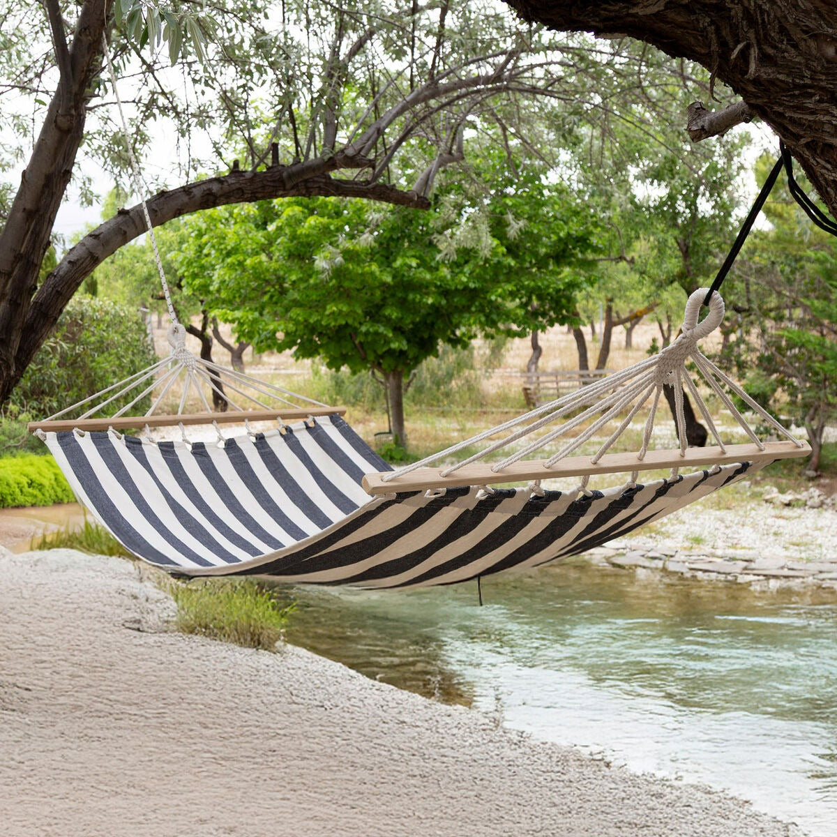 Outdoor Hanging Hammock Chair – Comfortable Garden & Patio Swing