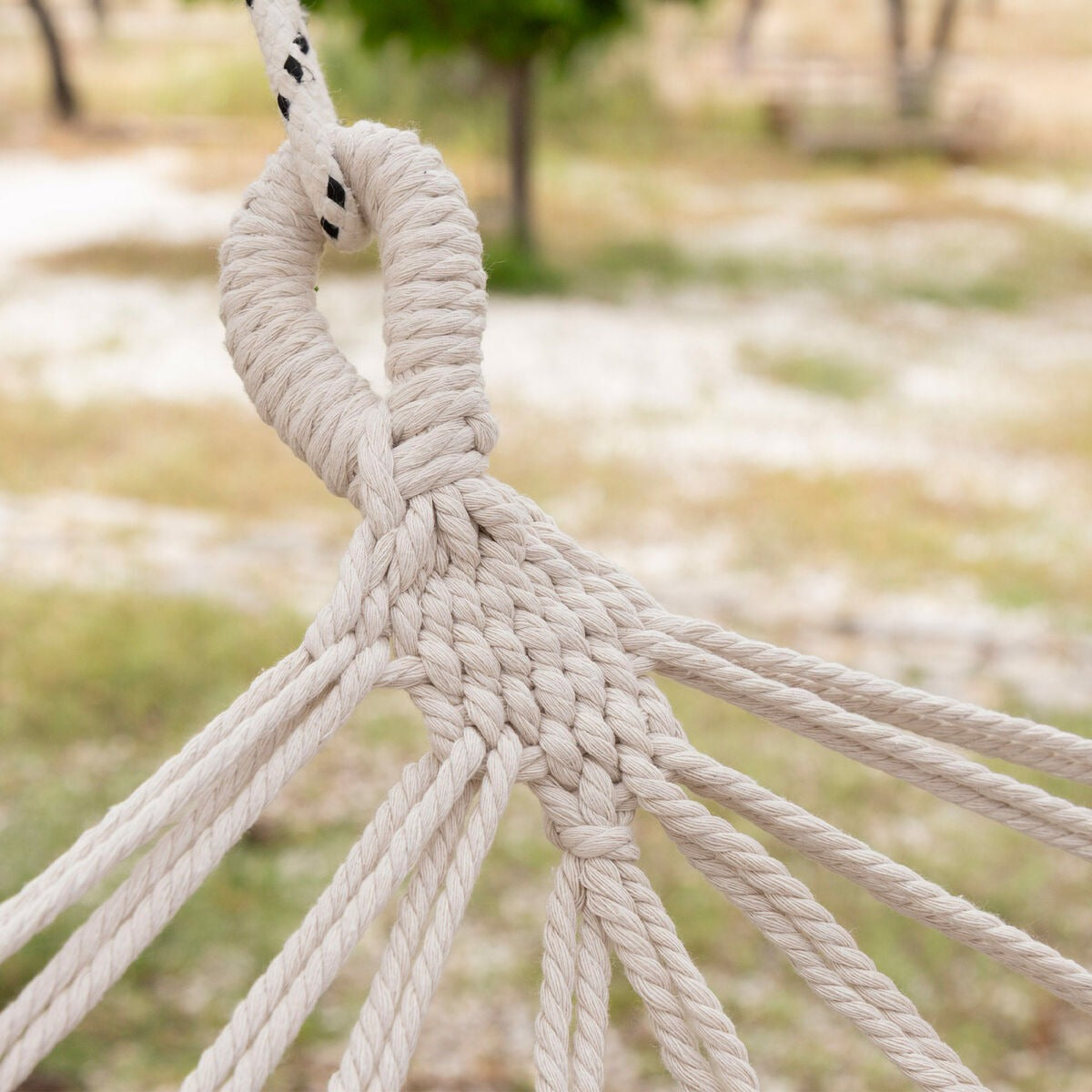 Outdoor Hanging Hammock Chair – Comfortable Garden & Patio Swing