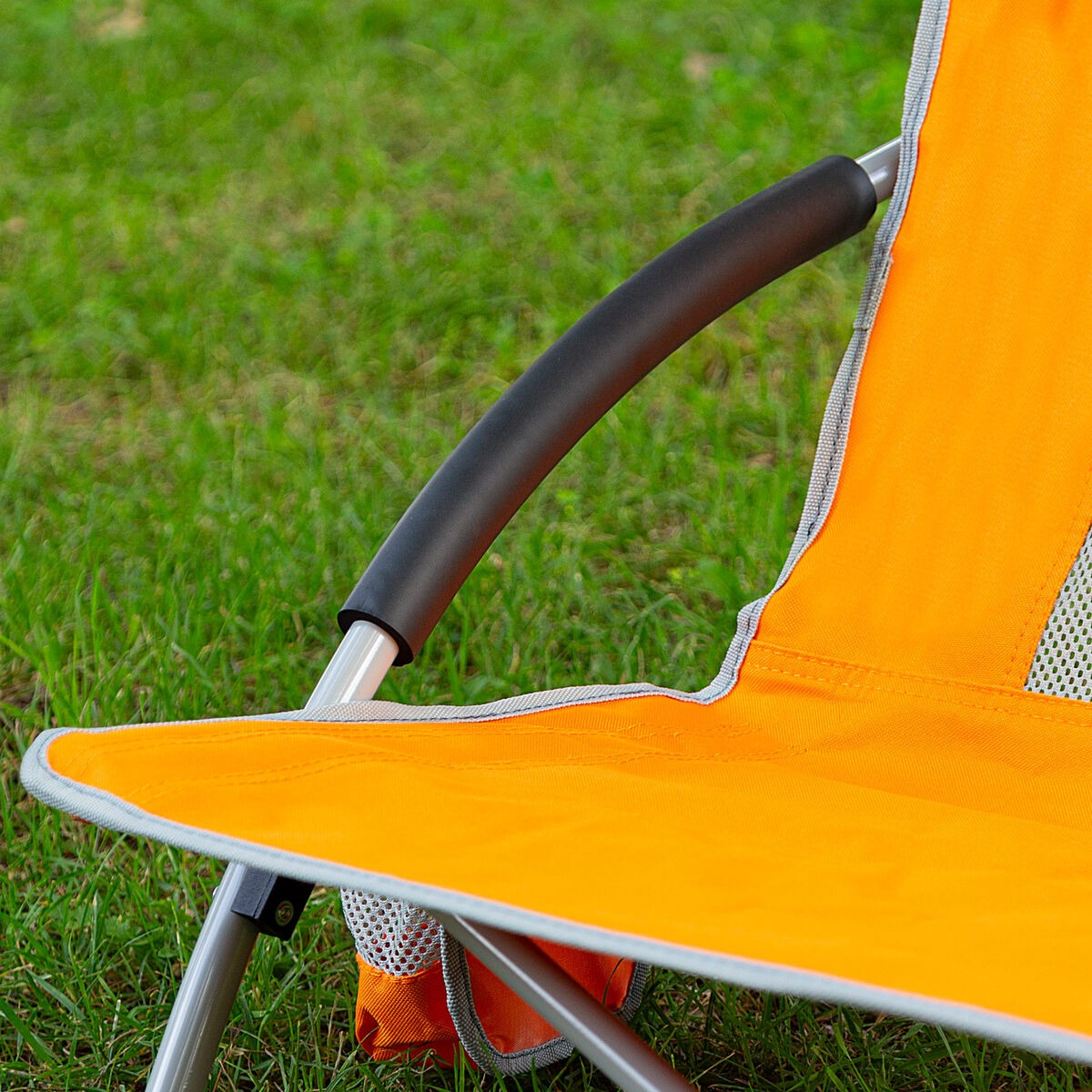 Foldable Outdoor Camping Chair – Portable Relaxation Chair with Armrests & Mesh Backrest